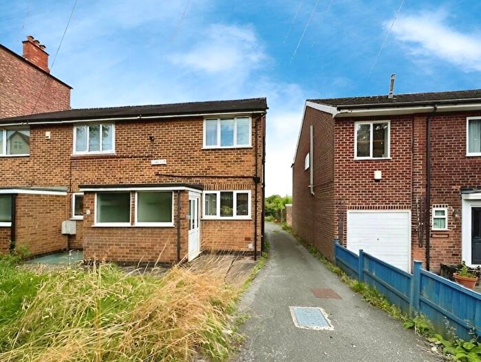 2 Bedroom Town House To Rent In Albert Road, Alexandra Park, Nottingham, NG3