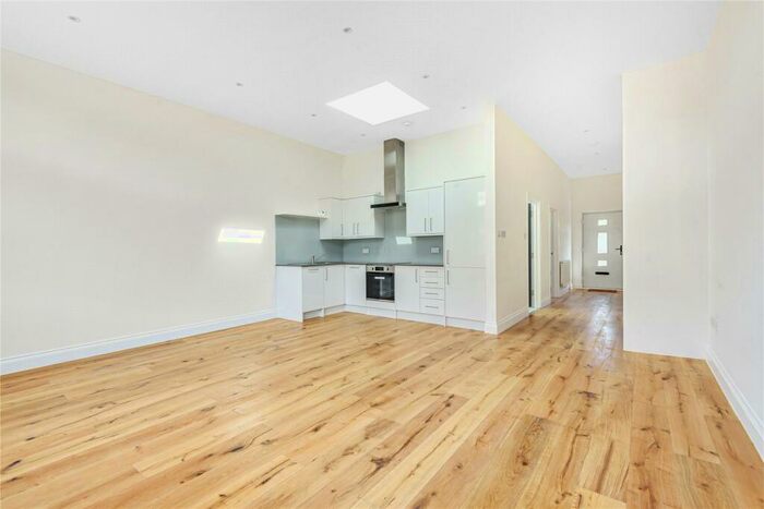 1 Bedroom Apartment To Rent In High Street, New Malden, KT3