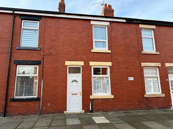 2 Bedroom Terraced House For Sale In Grenfell Avenue, Blackpool, FY3