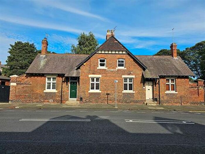2 Bedroom Cottage For Sale In Sunderland Road, South Shields, NE33