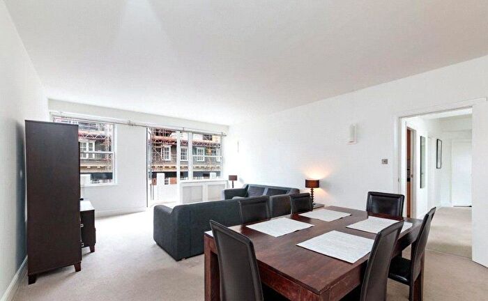 3 Bedroom Flat To Rent In Weymouth Street, Marylebone, London, W1W