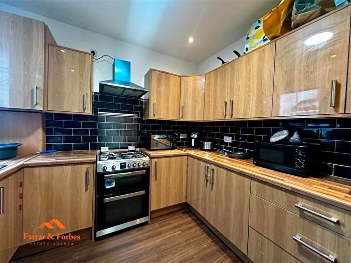 5 Bedroom Terraced House To Rent In Blackburn Road, Great Harwood, BB6