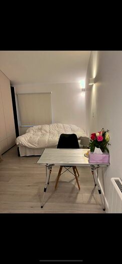 Studio To Rent In Durham Road, London, SW20