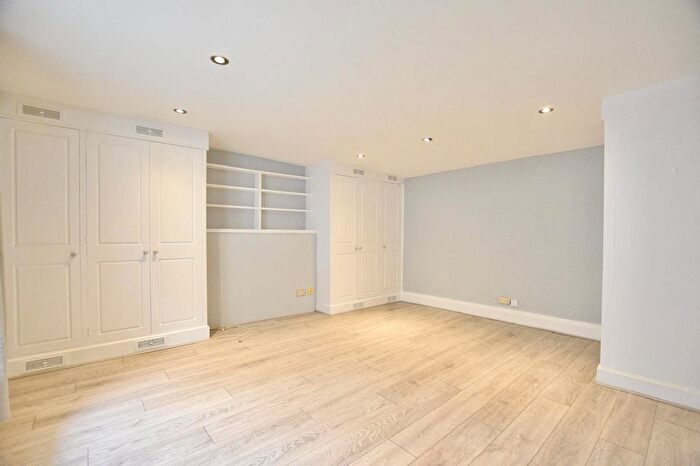 1 Bedroom Flat To Rent In Ashby Street, Old Street, EC1V