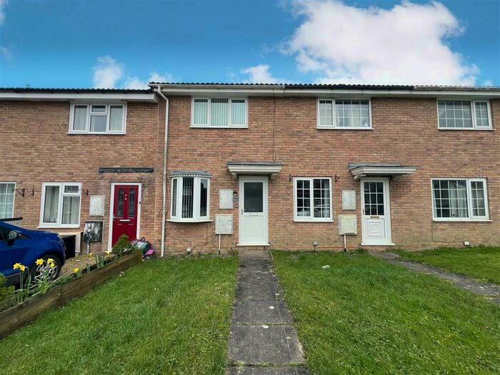 2 Bedroom House To Rent In Dale Close, Fforestfach, Swansea, SA5