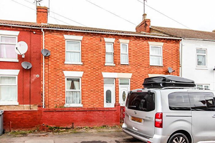 3 Bedroom Terraced House For Sale In Winstanley Road, Wellingborough, NN8