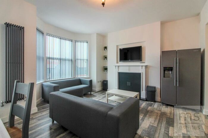 7 Bedroom Flat To Rent In Queens Road, Beeston, Nottingham, NG9