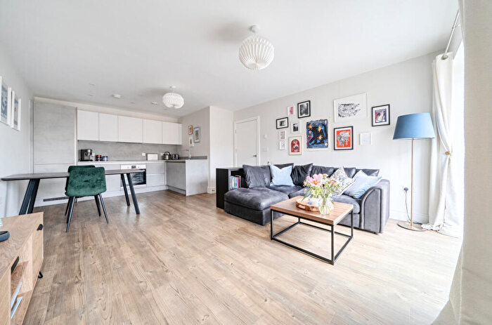 1 Bedroom Apartment For Sale In Meridian Way, Southampton, Hampshire, SO14