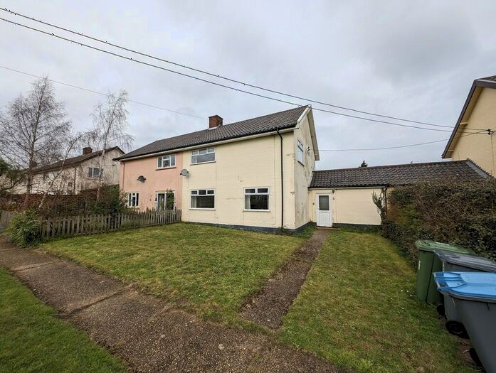 3 Bedroom Semi-Detached House For Sale In Mill Road, Friston, IP17