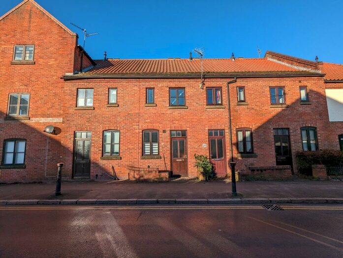 2 Bedroom Terraced House To Rent In Mill Gate, Newark, NG24