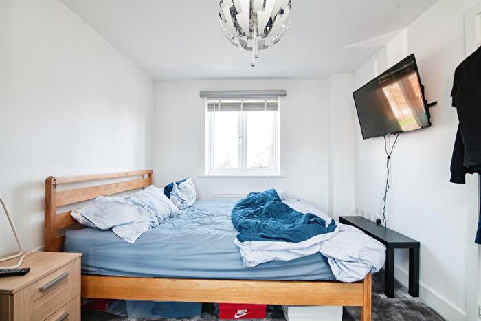 2 Bedroom Semi-Detached House For Sale In Pemberton Road, West Bromwich, B70