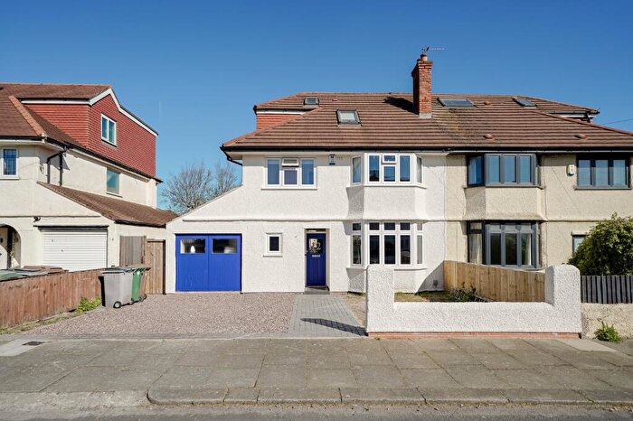 4 Bedroom Semi-Detached House For Sale In Garden Hey Road, CH47