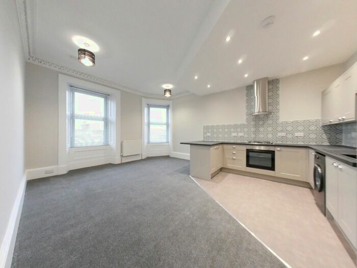 3 Bedroom Flat To Rent In Gray Street, Broughty Ferry, Dundee DD5