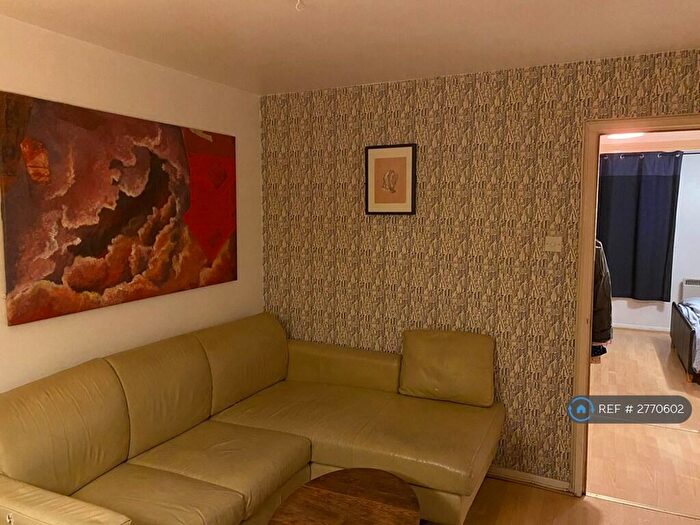 1 Bedroom Flat To Rent In Graham Court, London, SE14