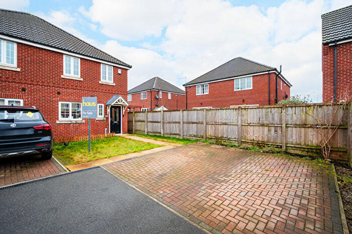 3 Bedroom Semi-Detached House For Sale In Springvale Close, Chesterfield, S45