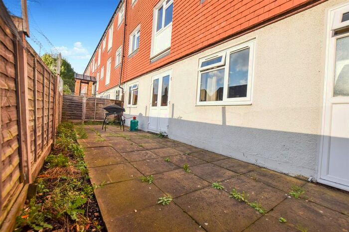 2 Bedroom Flat To Rent In Mill Green London Road, Mitcham Junction, Mitcham, CR4