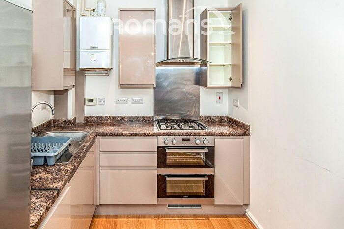 1 Bedroom Flat To Rent In Kittiwake House, High Street, Slough, SL1