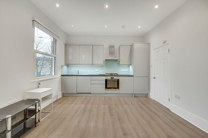 Town House To Rent In Willesden Lane, London, NW6