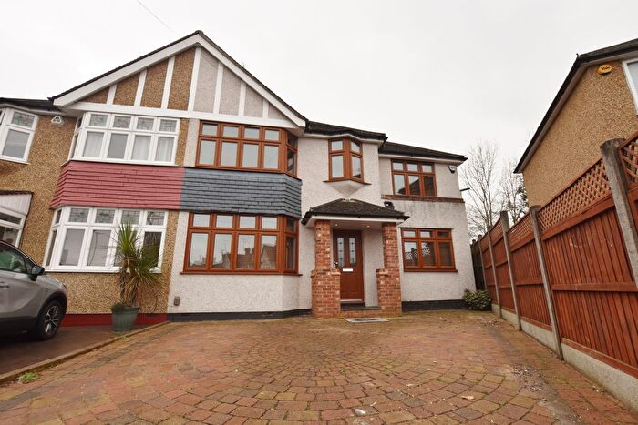 4 Bedroom Semi Detached House To Rent In Eastfield Avenue, Watford, WD24