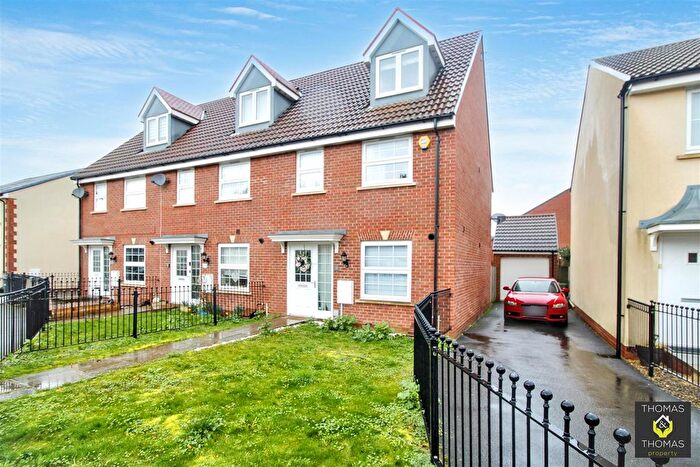 3 Bedroom Town House For Sale In Pevensey Place, Kingsway, GL2