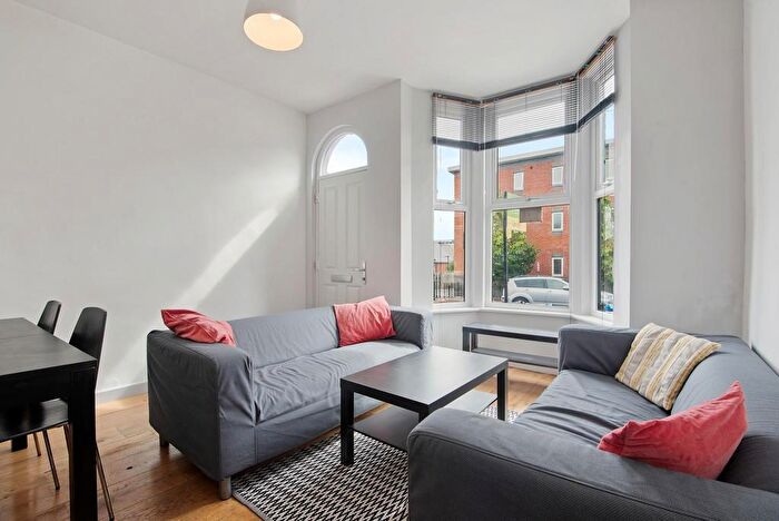 4 Bedroom House To Rent In Edmund Road, Sheffield, S2