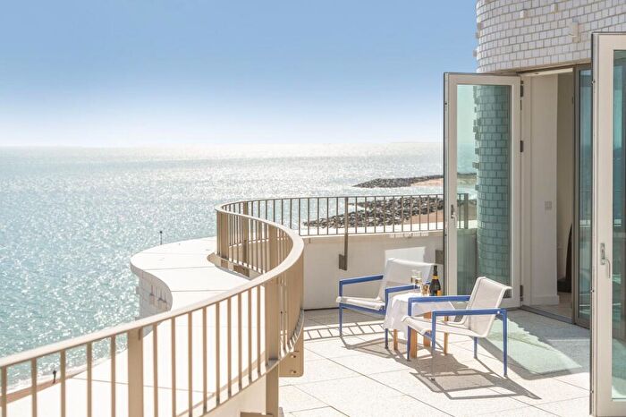 2 Bedroom Penthouse For Sale In Shoreline Crescent, Folkestone, CT20