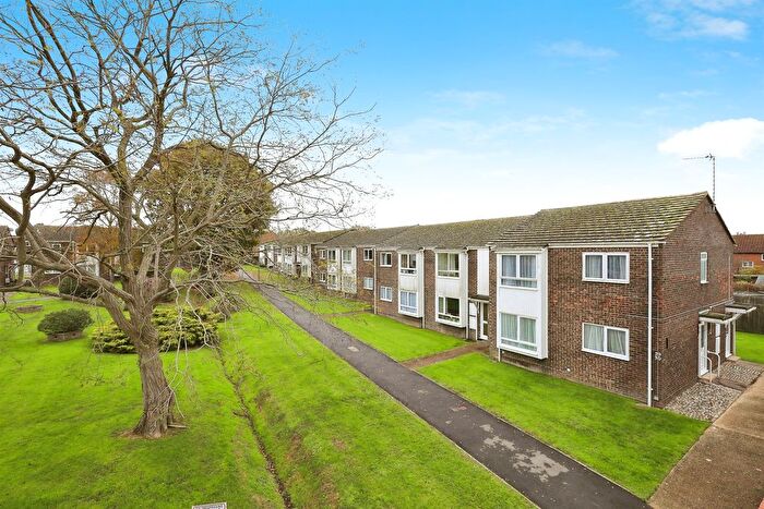 1 Bedroom Flat For Sale In Summerfields Avenue, Hailsham, BN27
