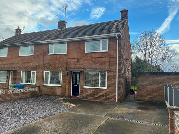 3 Bedroom Semi-Detached House To Rent In Welbeck Road, Retford, DN22