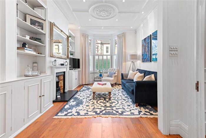 4 Bedroom Terraced House For Sale In Thirsk Road, SW11