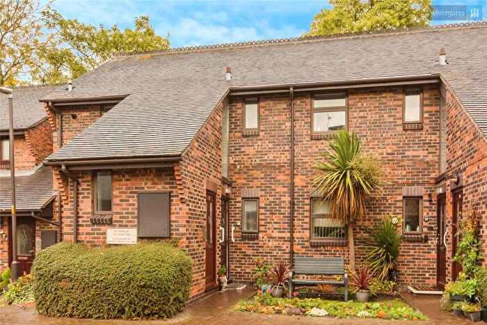 2 Bedroom Flat For Sale In Rectory Close, Nantwich, Cheshire, CW5