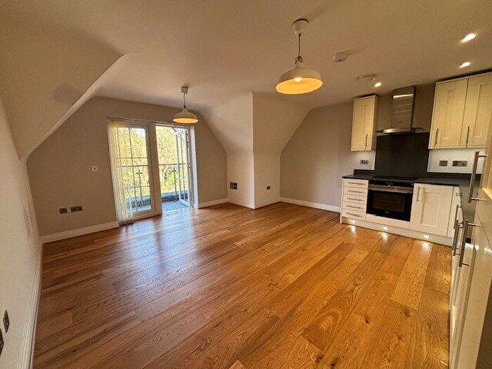 1 Bedroom Flat To Rent In Imperial Road, Windsor, Berkshire, SL4