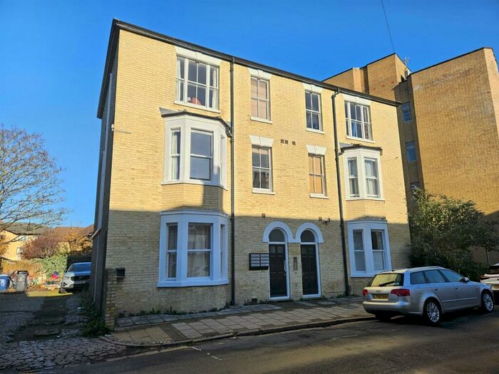 1 Bedroom Flat To Rent In Flat, - Norwich Street, Cambridge, CB2