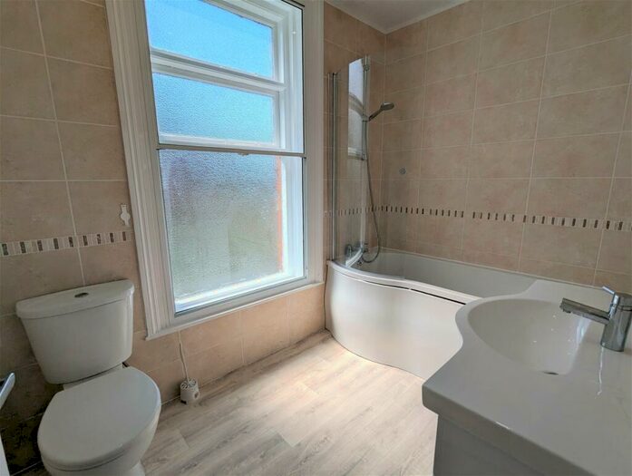 2 Bedroom Apartment To Rent In Lord Street West, Southport, Merseyside, PR8