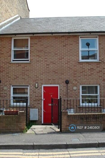 2 Bedroom Terraced House To Rent In Church Walk, London, N16