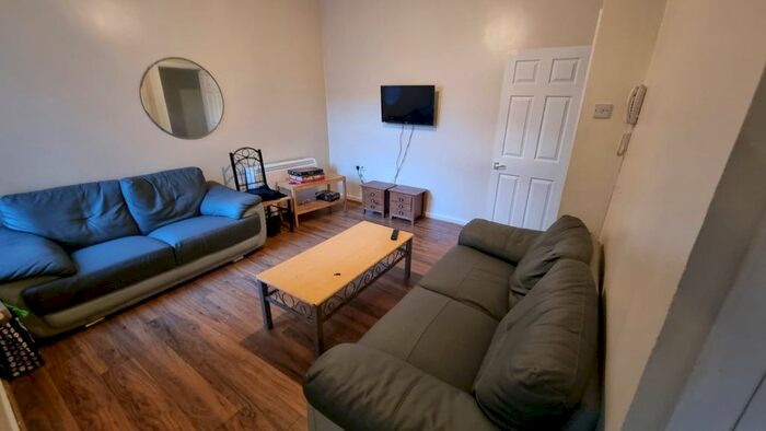 7 Bedroom Terraced House To Rent In Crofton Street, Rusholme, Manchester, M14