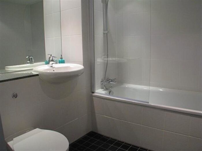 2 Bedroom Apartment To Rent In Tabley Street Liverpool, L1