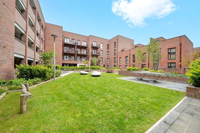 2 Bedroom Flat For Sale In O'leary Mansions, Barking, IG11