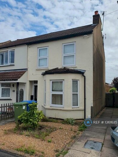 2 Bedroom Semi-Detached House To Rent In Peabody Road, Farnborough, GU14