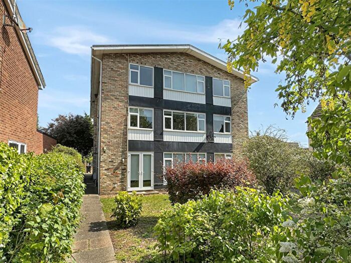 2 Bedroom Flat To Rent In Codon Court, Union Lane, Cambridge, CB4