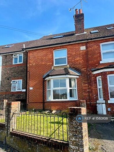1 Bedroom Flat To Rent In The Goddens, East Grinstead, RH19