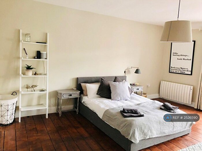 2 Bedroom Flat To Rent In High Street, Westbury-On-Trym, Bristol, BS9