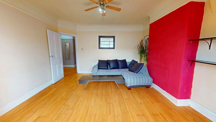 2 Bedroom Maisonette To Rent In Norbury Crescent, London, SW16