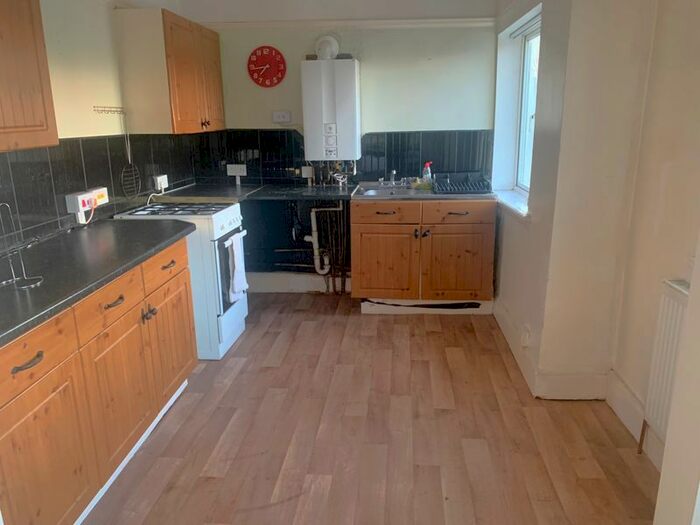 1 Bedroom Flat To Rent In Merritts Hill, Northfield, Birmingham, B31