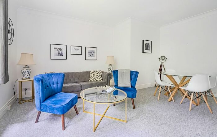 2 Bedroom Flat To Rent In Church Close, Kensington Church Street, London, W8