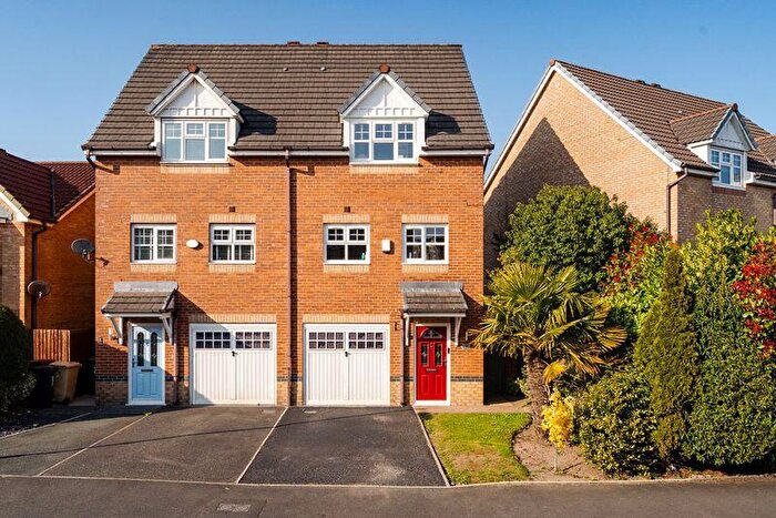 3 Bedroom Mews To Rent In ** Madison Park, Bolton - Available Now **, BL5