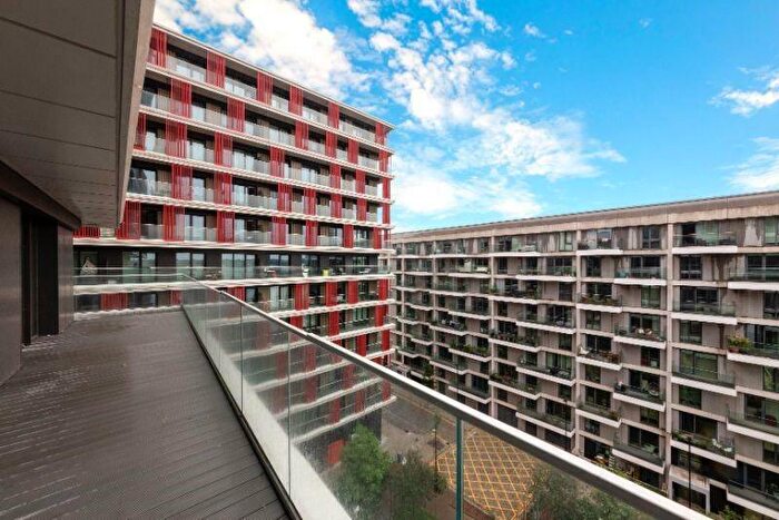 2 Bedroom Flat To Rent In Bonnet Street, London, E16