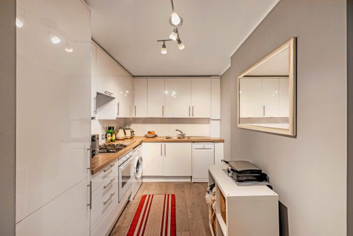 1 Bedroom Flat For Sale In North Pole Road, London, W10