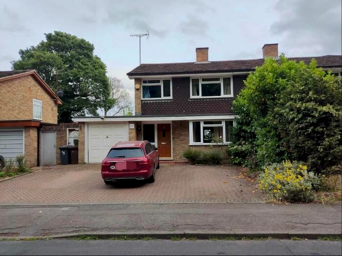4 Bedroom Semi-Detached House To Rent In Guildford, Surrey, GU1