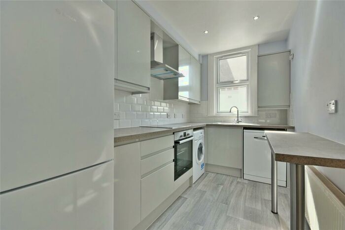 1 Bedroom Flat To Rent In Mapesbury Road, Mapesbury, NW2
