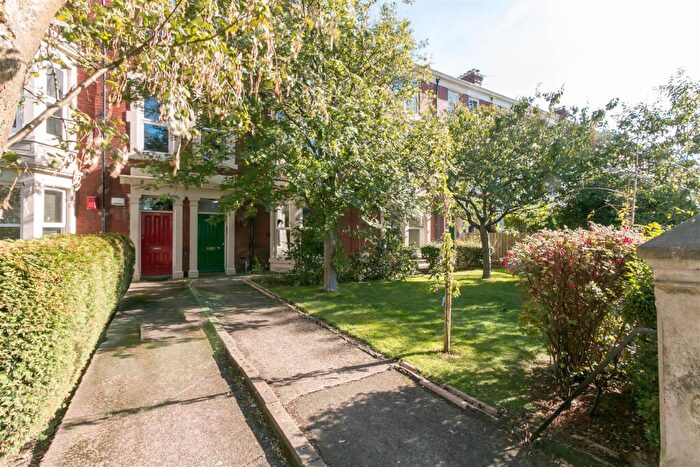 2 Bedroom Flat For Sale In St Georges Terrace, Jesmond, Newcastle Upon Tyne, NE2